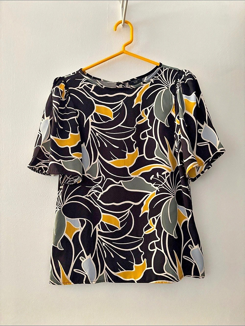 Ann Taylor Abstract Print Short Sleeve Top in Black & Gray